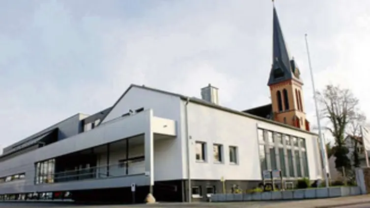 Das Bild zeigt das Familien- und Generationenzentrum in Steinheim