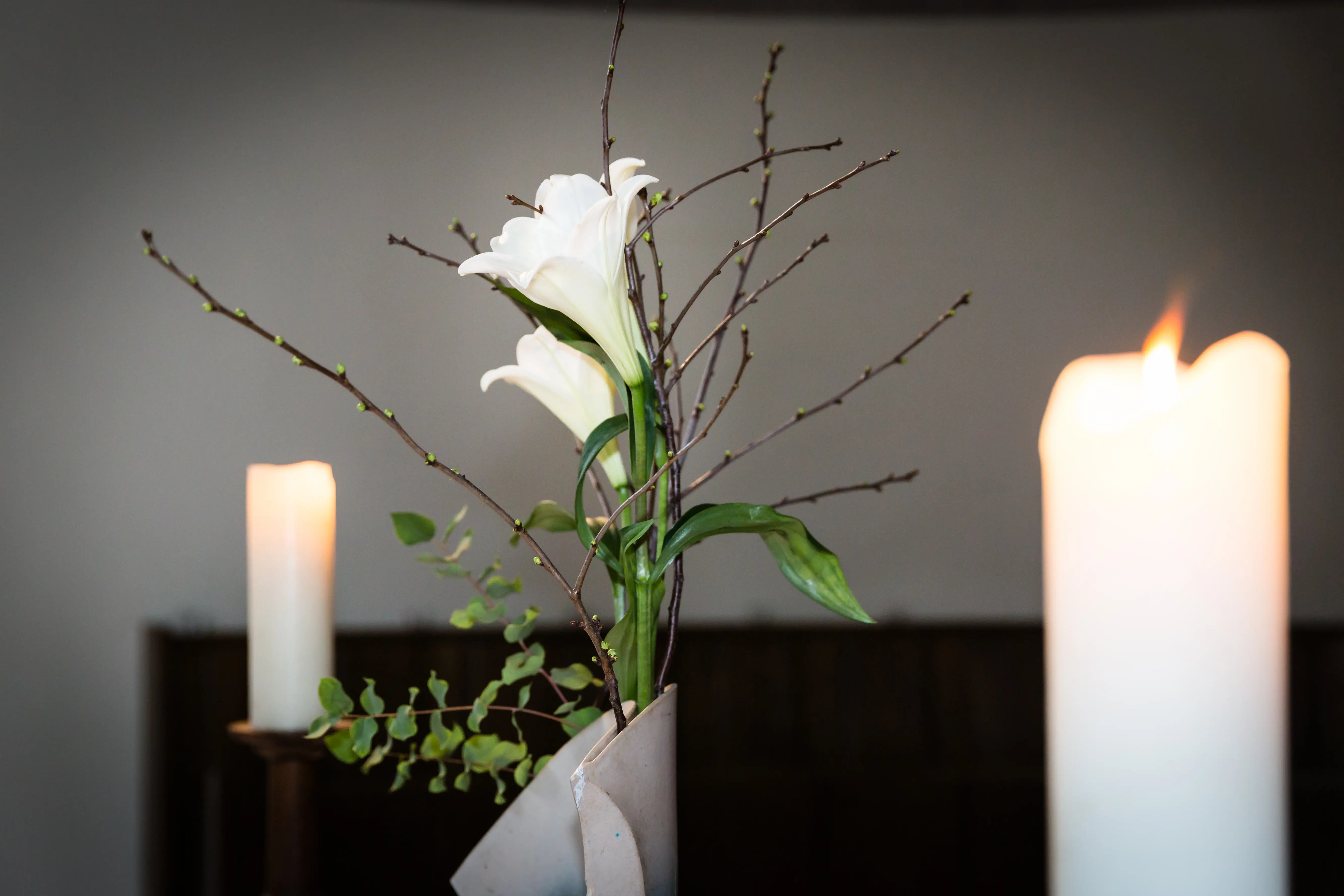 Blume auf dem Altar