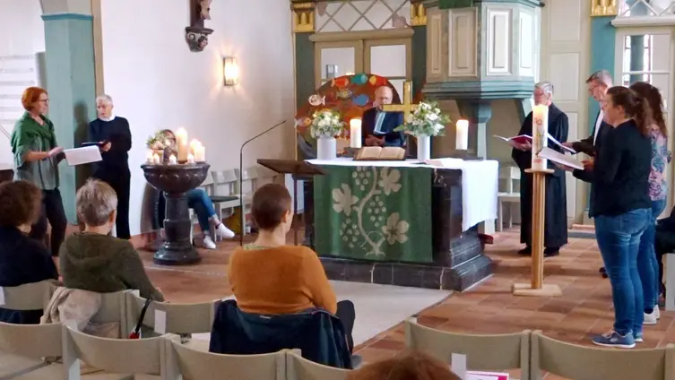 Festlicher Gottesdienst zur Verabschiedung von Pfarrer Andreas Leipold - Mitglieder des Kirchenchores und des Neuen Ensembles