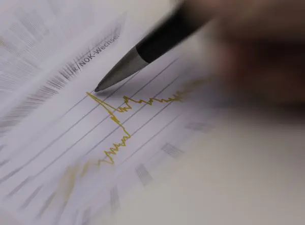 Stift zeichnet eine Datenkurve