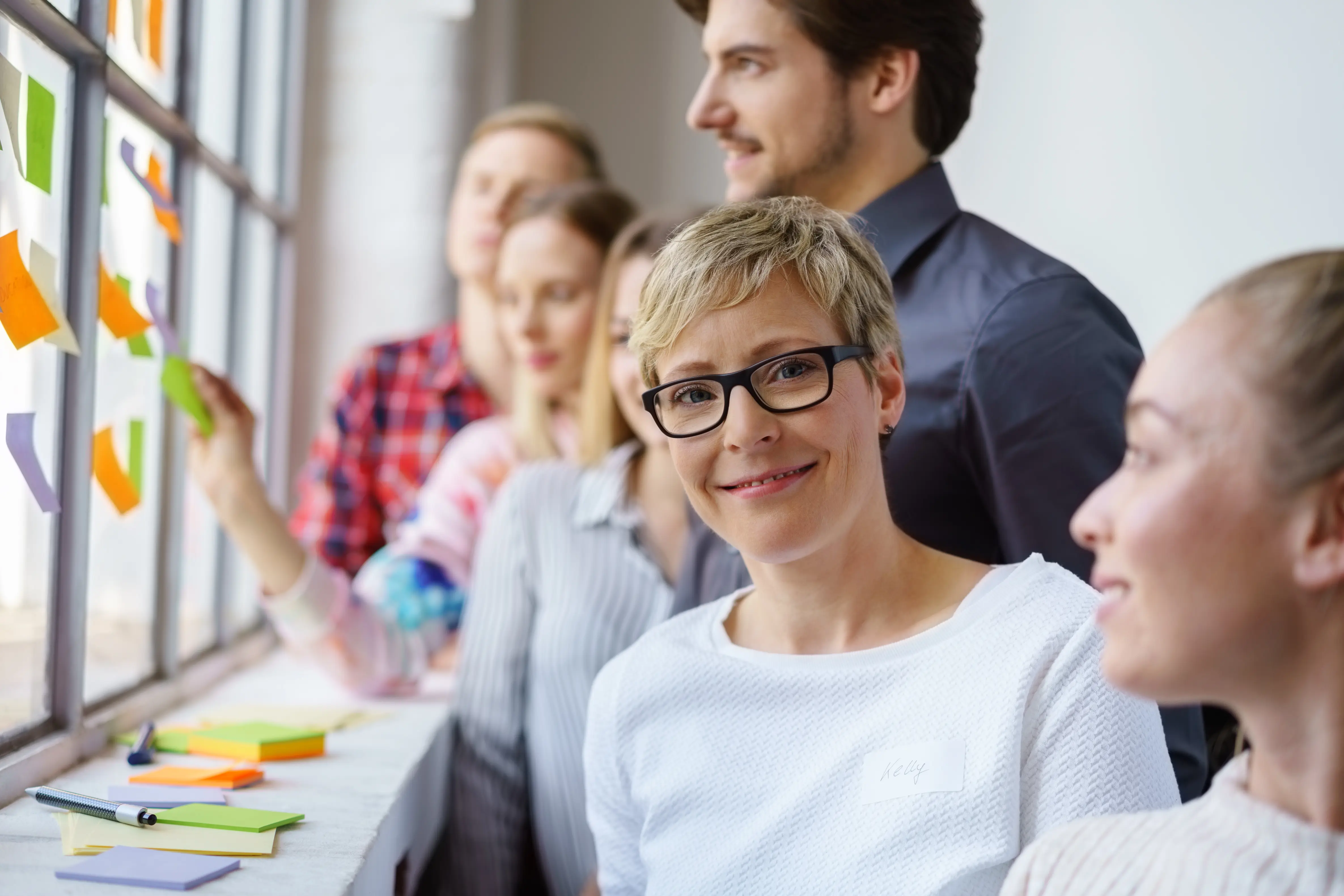 Teilnehmer und Teilnehmerinnen eines Workshops 