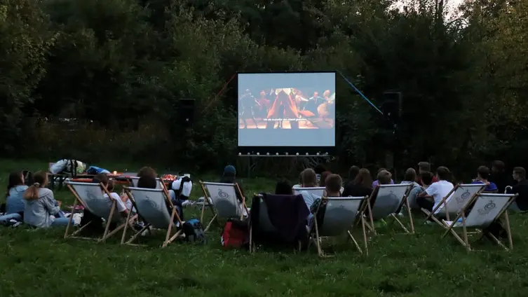 Ökumenisches Jugendevent im Bibelgarten
