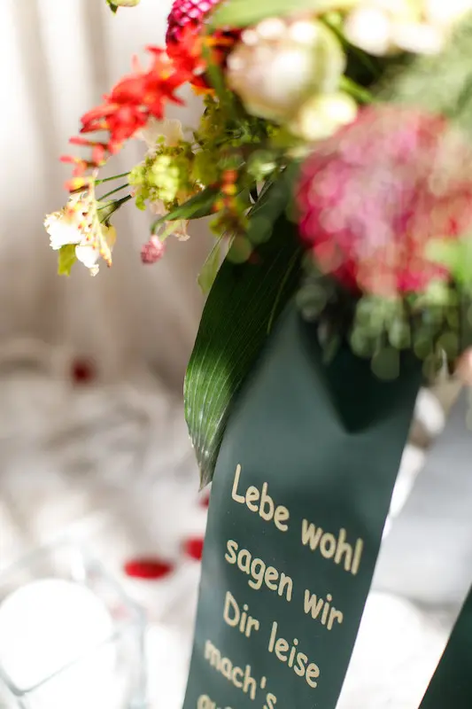 Bestattung Trauerfeier Begräbnis Urne Friedhof 14