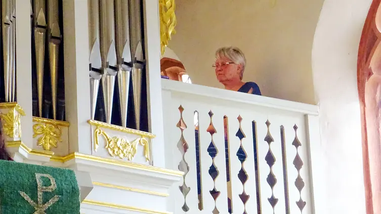 Gottesdienst mit Amtseinführung von Pfarrerin Beate Schwenk - Organistin Andrea Erdmann