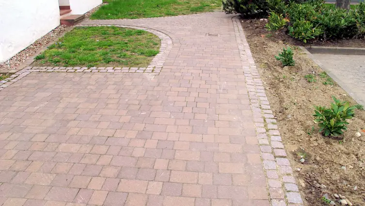 Hintereingang zur Kirche