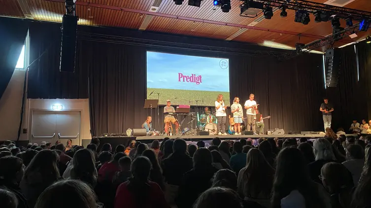 Jugendgottesdienst Samstag Stadthalle