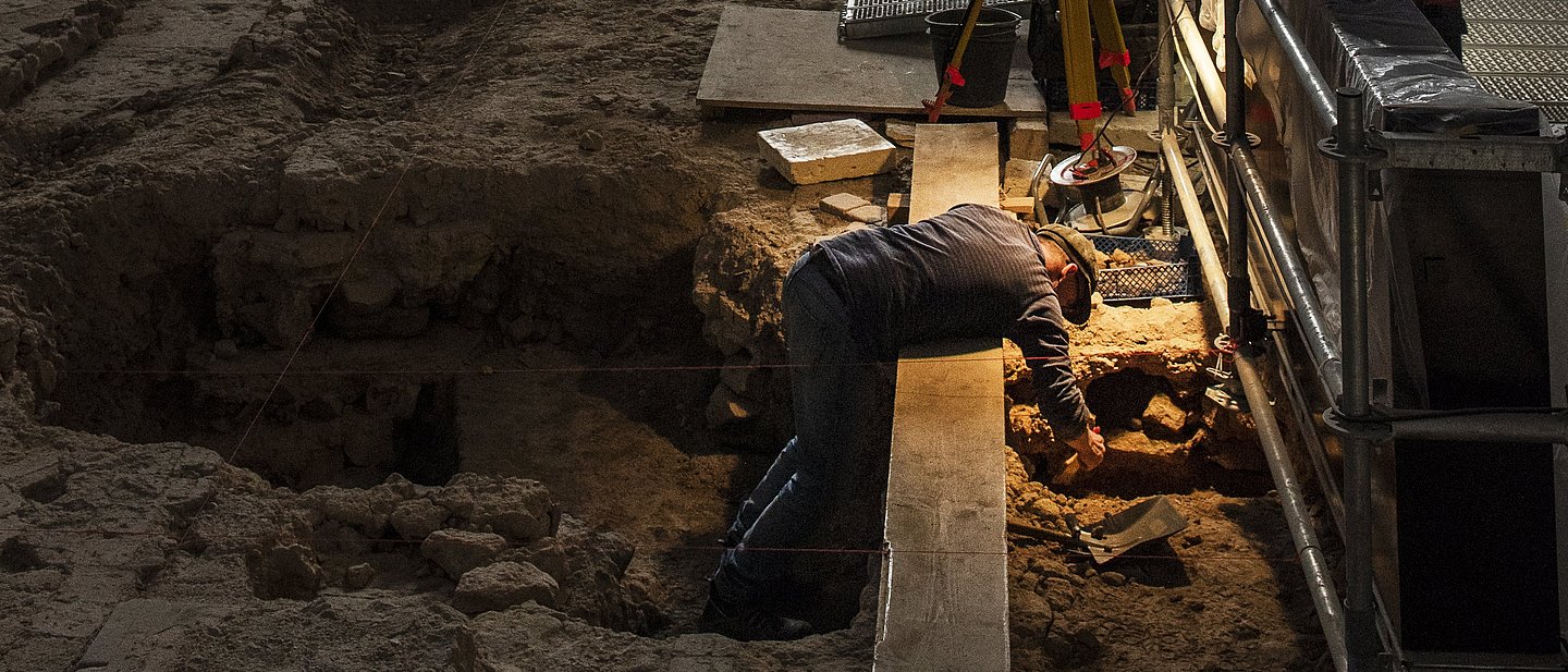 Grabung im Mittelschiff