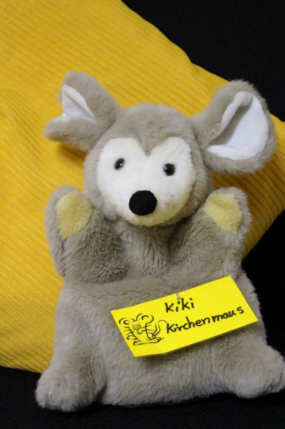 Kiki, die Kirchenmaus, ein Stofftier