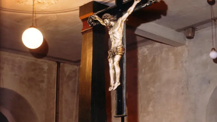 Kruzifx in evangelischer Kirche Ober-Ramstadt ca. 1960