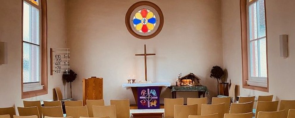 Innenansicht des Gebetsraums im Dillinger Dom.