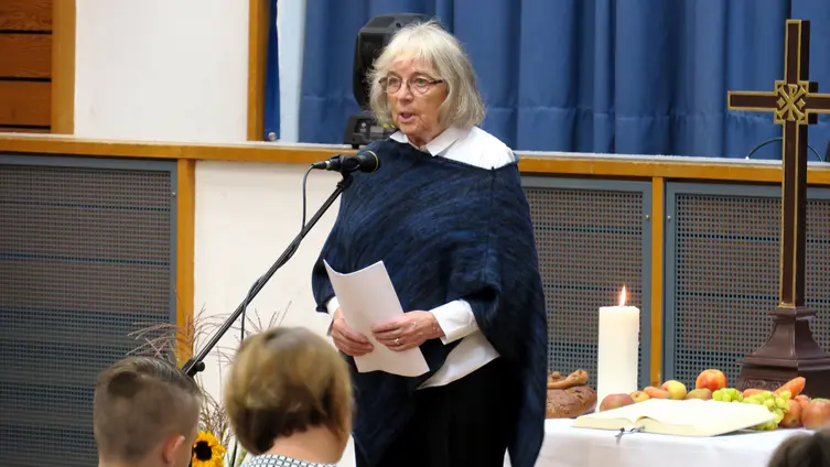 Gottesdienst zum Erntedank mit Begrüßung und Vorstellung der Konfirmandinnen und Konfirmanden am 03.10.2021 im Volkshaus