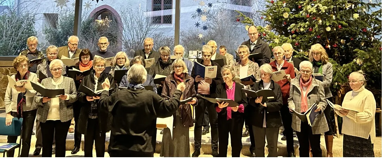 Der Kirchenchor mit Heike Becker im Weihnachtsgottesdienst