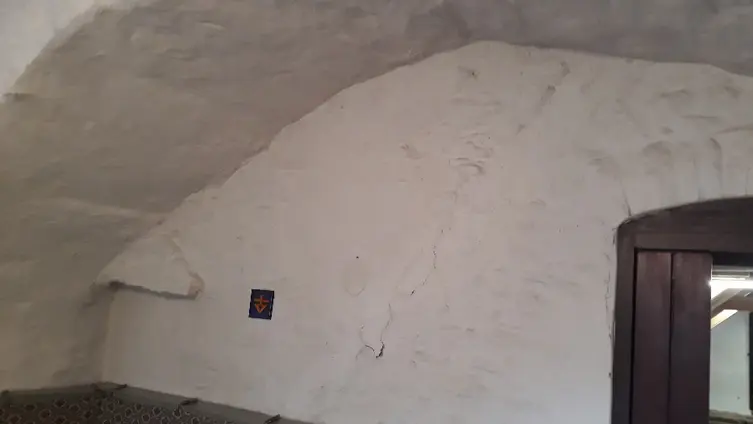 Die Texte und Fotos beruhen auf der "Besonderen Lernleistung - Geschichtsrezeption im digitalen Zeitalter: histocaching" als neue Form der Vergangenheitsbegegnung am Beispiel der Braubacher Barbarakirche." von Tobias Metz.