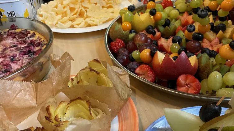 Die Fotos zeigen die Kinder und Erzieher während ihrer Karnvalsparty im Haus des Kindes!