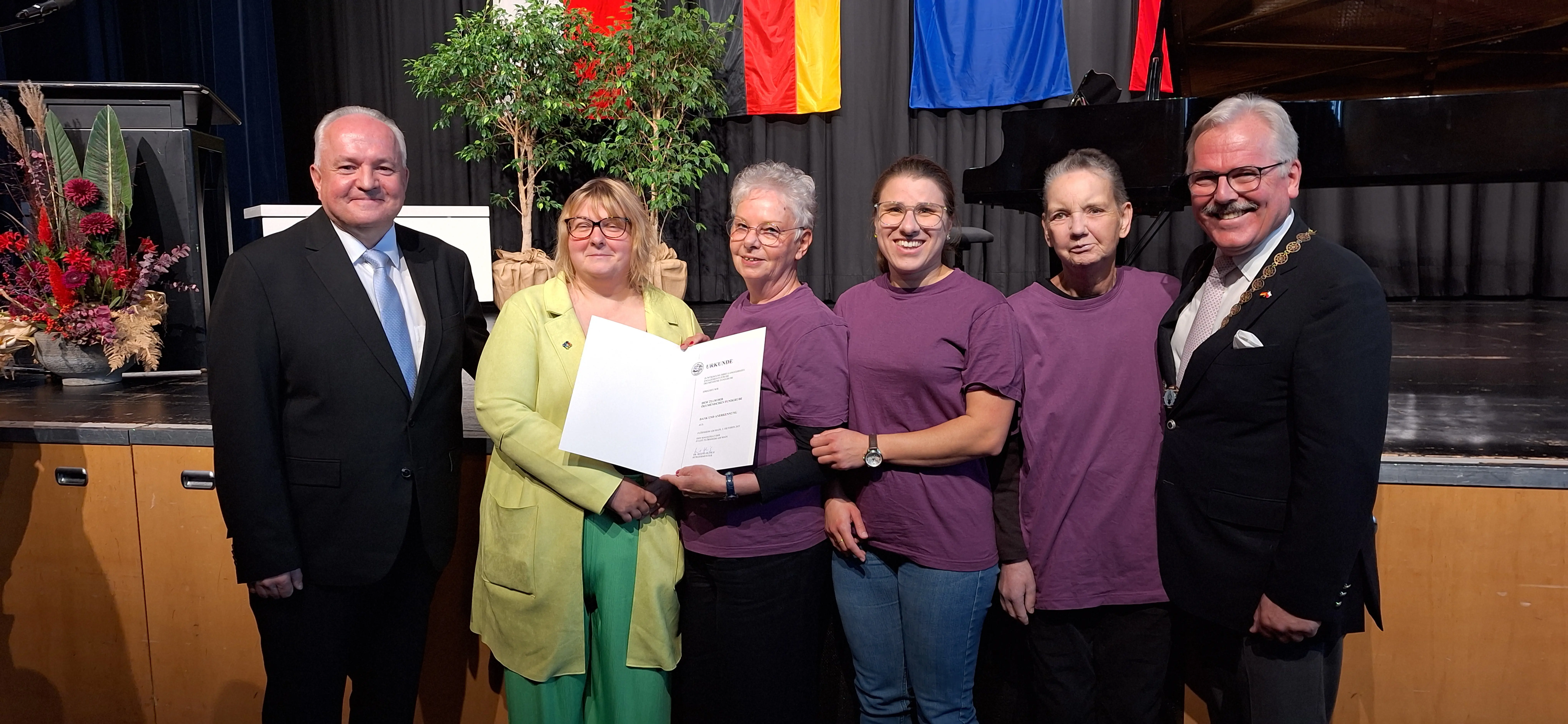 Melanie Lehn, Denise Scharrer, Jasmin Bairi, Petra Appelt. Es fehlen: Corina Albus-Wolter, Gerhild Krichbaum, Barbara Perlik, Hannelore Wilhelm