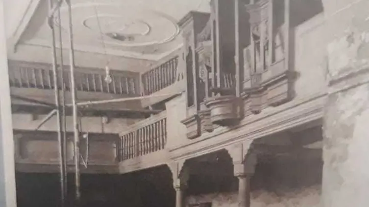 Die Texte und Fotos beruhen auf der "Besonderen Lernleistung - Geschichtsrezeption im digitalen Zeitalter: histocaching" als neue Form der Vergangenheitsbegegnung am Beispiel der Braubacher Barbarakirche." von Tobias Metz.