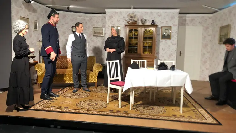 Arsen und Spitzenhäubchen 2023