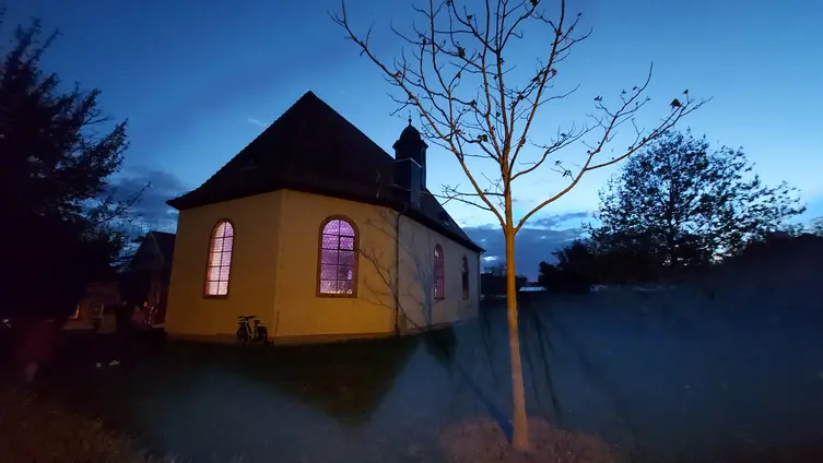 Kirche von Leiselheim im Nachts 