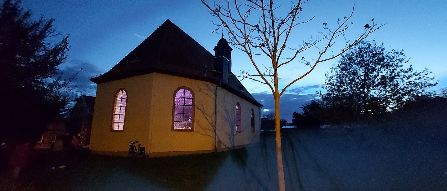 Kirche von Leiselheim im Nachts 