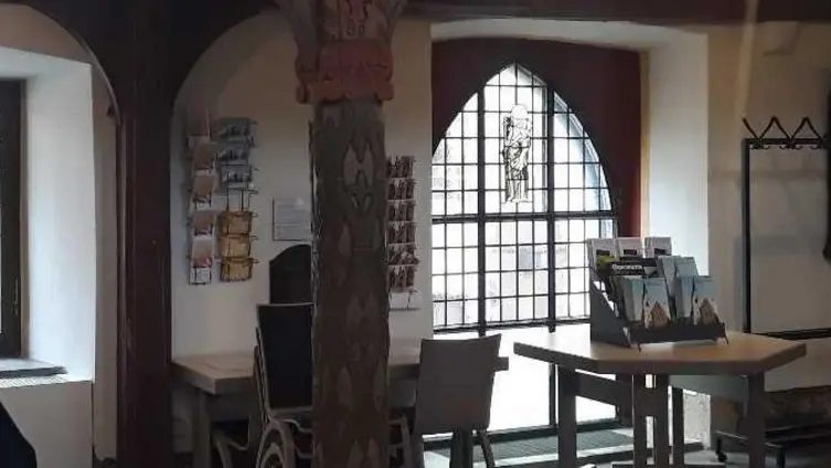 Die Texte und Fotos beruhen auf der "Besonderen Lernleistung - Geschichtsrezeption im digitalen Zeitalter: histocaching" als neue Form der Vergangenheitsbegegnung am Beispiel der Braubacher Barbarakirche." von Tobias Metz.