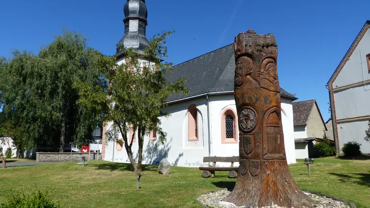 Kirche Dornholzhausen, Dornholzhausen, Kirche, Außenansicht Kirche Dornholzhausen
