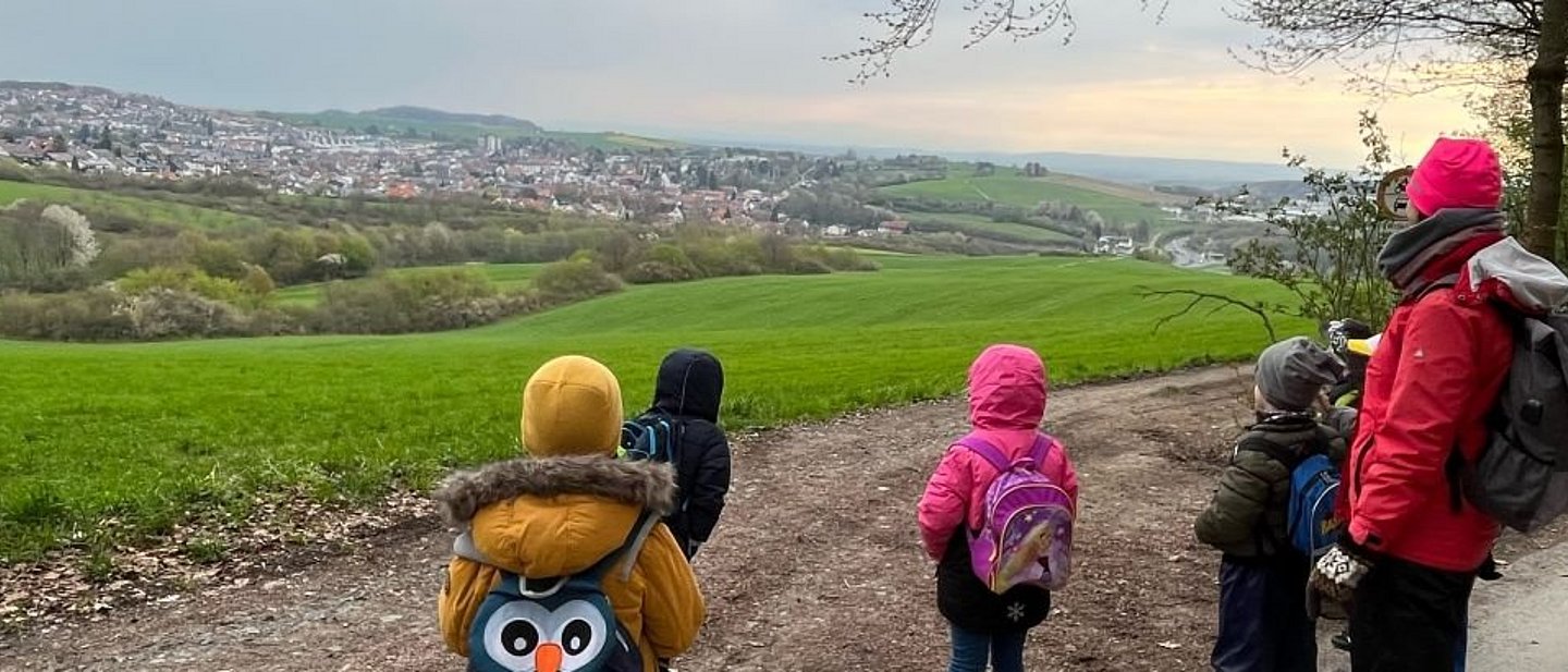 KiTa-Kinder auf einem Ausflug