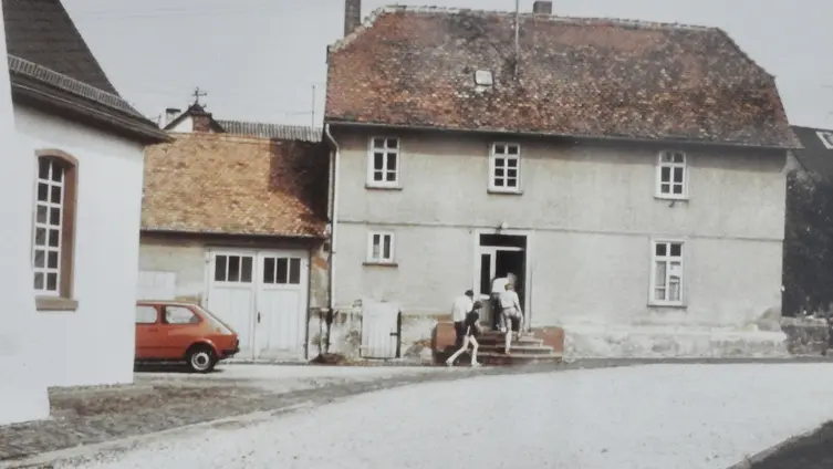 Foto der alten Bürgermeisterei auf deren Grundmauern das Gemeindehaus errichtet wurde