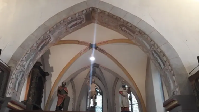 Die Texte und Fotos beruhen auf der "Besonderen Lernleistung - Geschichtsrezeption im digitalen Zeitalter: histocaching" als neue Form der Vergangenheitsbegegnung am Beispiel der Braubacher Barbarakirche." von Tobias Metz.