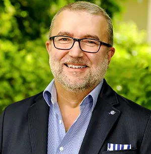 Porträtfoto zeigt Raimar Kremer