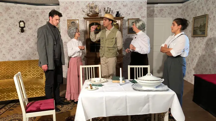 Arsen und Spitzenhäubchen 2023