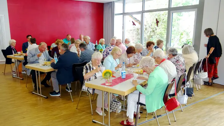 Gottesdienst mit Amtseinführung von Pfarrerin Beate Schwenk - anschl. im Gemeindehaus