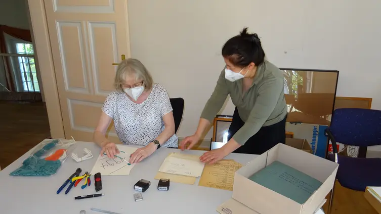 Impressionen aus der Archivbearbeitung