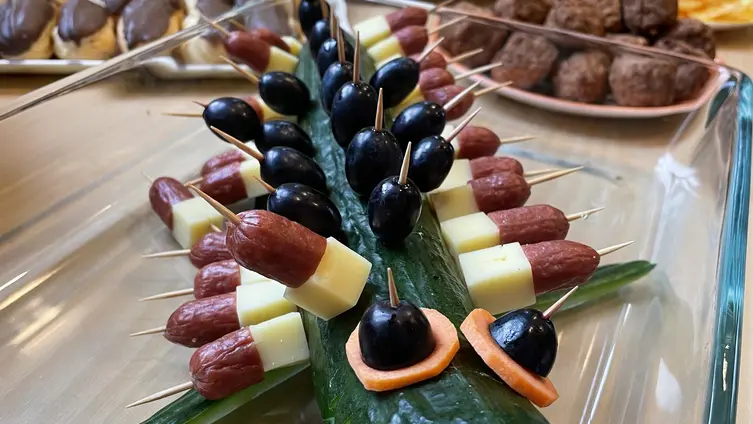 Die Fotos zeigen die Kinder und Erzieher während ihrer Karnvalsparty im Haus des Kindes!