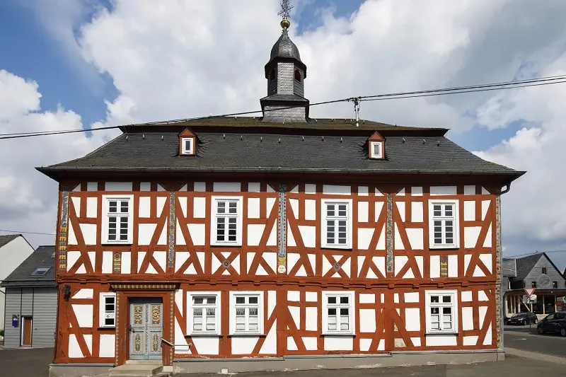 Evangelischer Betsaal Rehe, Fachwerkgebäude mit Glockenturm