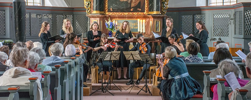 Wandelkonzert in der evangelische Kirche Burgholzhausen im Frühjahr 2023.