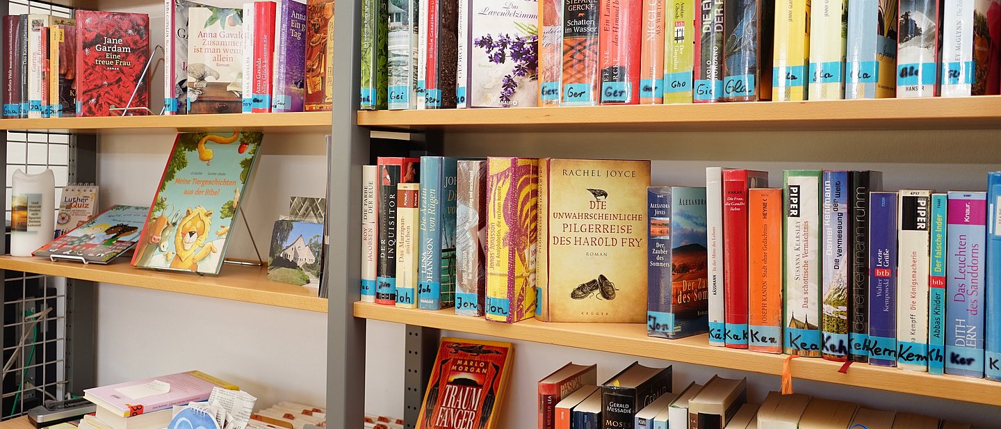 Bücher in der Luther Gemeindebücherei