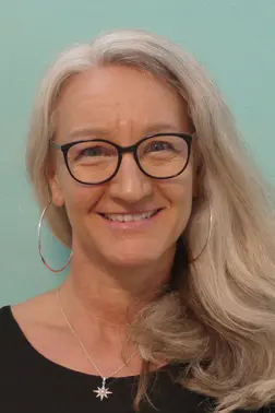 Rascher_Stella_Privat_2zu3.jpg Frau