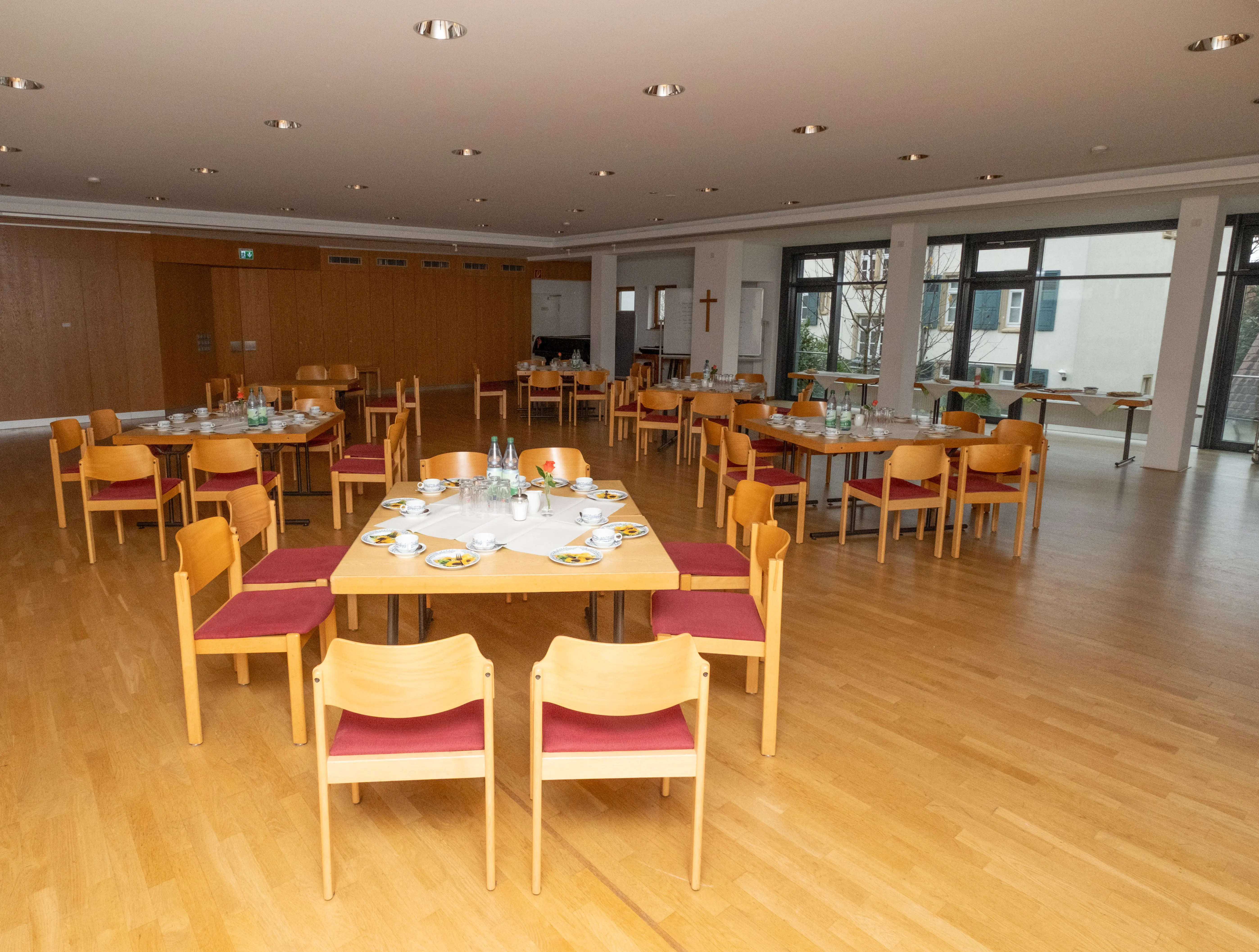 Großer Saal im Evangelischen Gemeindehaus