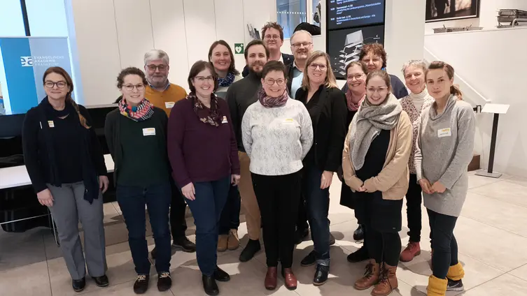 Gruppenfoto von Menschen, die regionale Beauftragte fürs Ehrenamt in der EKHN sind.