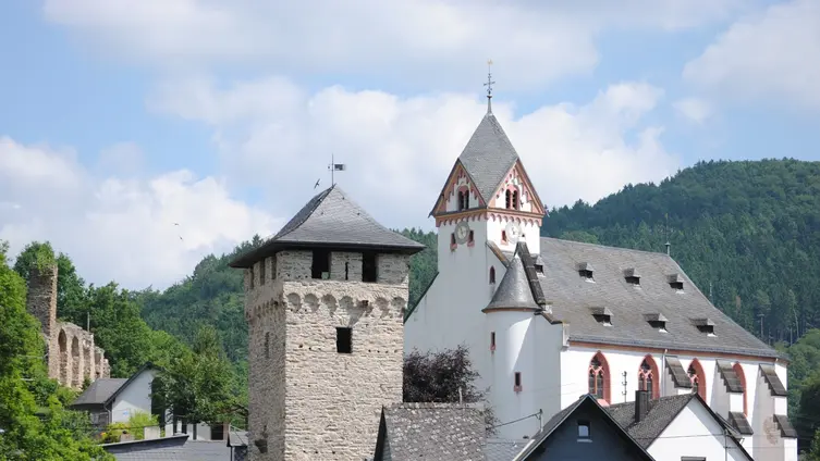 Dausenau St. Kastorkirche mit Torturm, St. Kastorkirche, Torturm, Dausenau