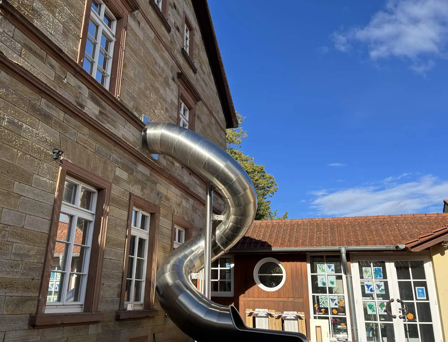Kita Albig, Blick auf Rutsche