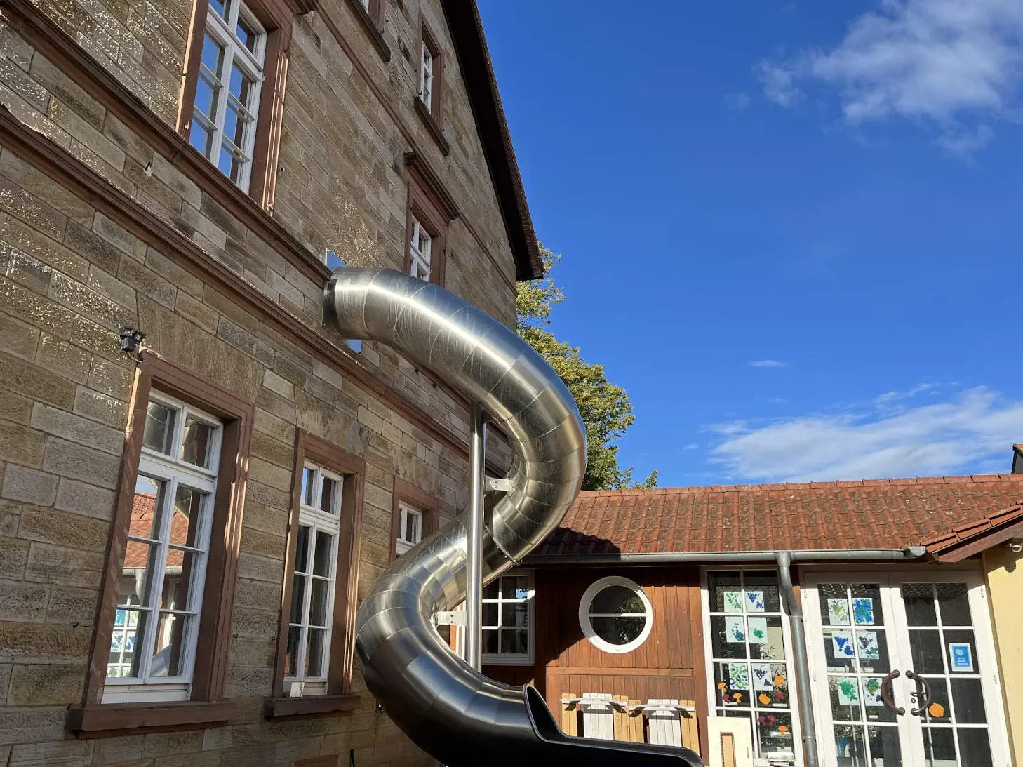 Kita Albig, Blick auf Rutsche