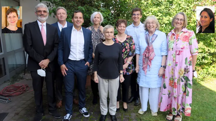 Neuer Kirchenvorstand - v.l.n.r.: Bettina Kröckel *), Dietmar Schamber, Manfred Barthel, Andreas Barthel, Pia Barthel, Dekanin Birgit Schlegel, Christiane Kreim, Marcel Merbach, Else Trumpold, Ursel Kunitsch und Regina Berger *) nicht anwesend