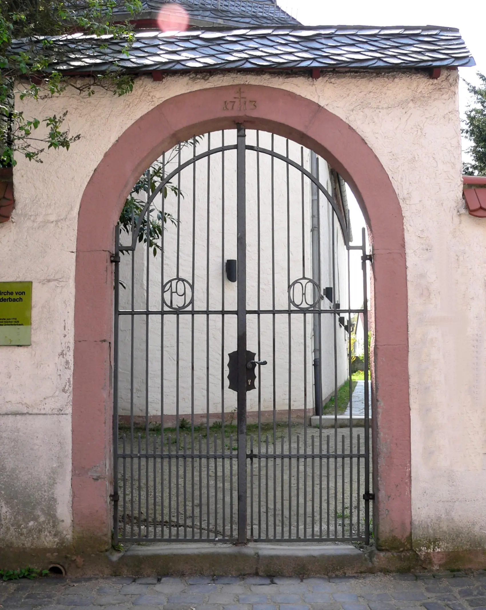 Kirchentor Dorfkirche Unterliederbach