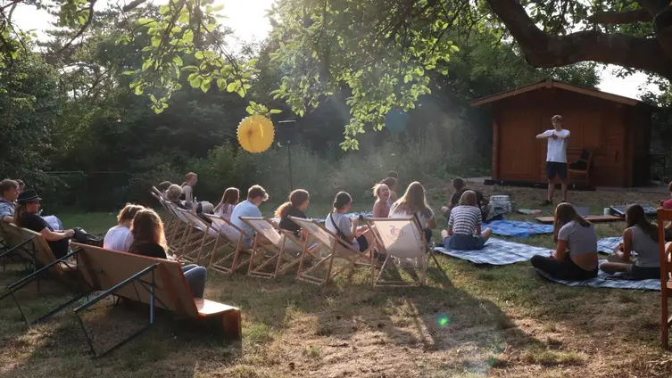 Ökumenisches Jugendevent im Bibelgarten