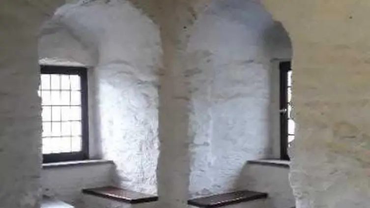 Die Texte und Fotos beruhen auf der "Besonderen Lernleistung - Geschichtsrezeption im digitalen Zeitalter: histocaching" als neue Form der Vergangenheitsbegegnung am Beispiel der Braubacher Barbarakirche." von Tobias Metz.