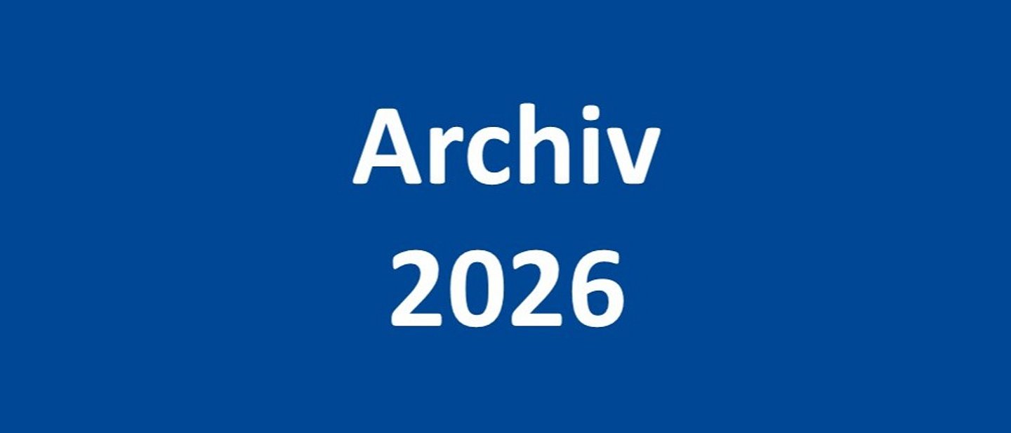 Weiße Schrift auf blauem Grund: Archiv 2026