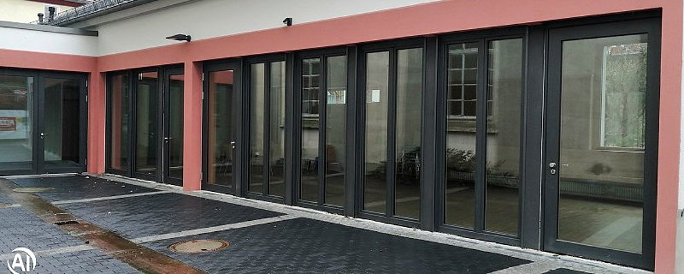 Außenansicht des Gemeindehauses in der Taunusstraße.