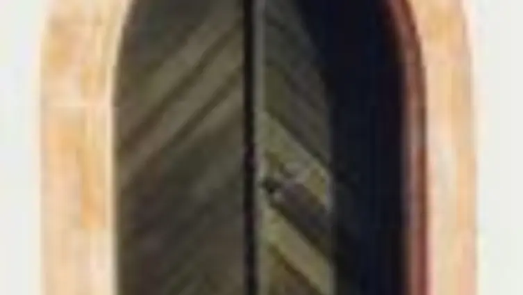 Foto der Kirchentür von außen