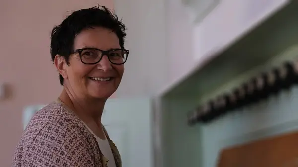 Organistin Petra Postelt-Noll an der Orgel